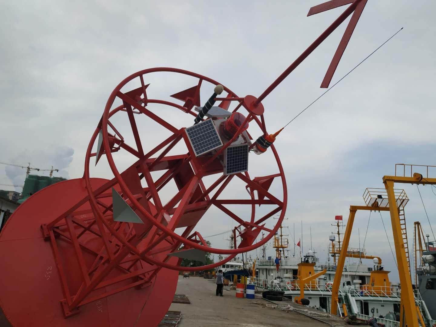 DWS303 solar marine lantern fitted to a red navigation buoy